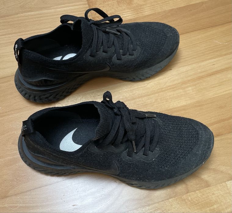 3 pares de sapatilhas Nike