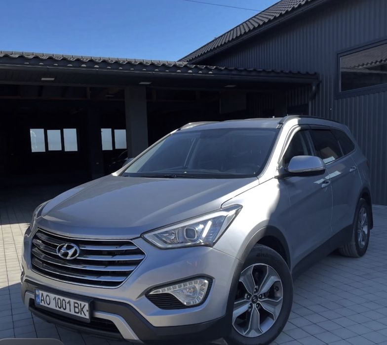 Hyundai Grand Santa Fe