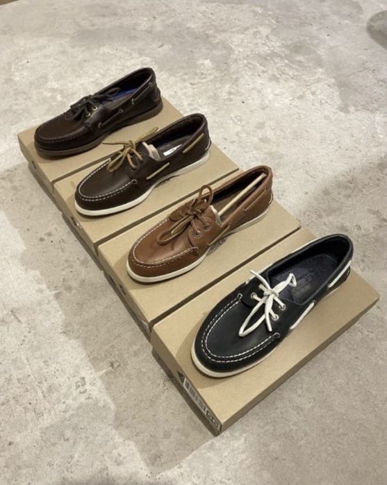 Топсайдери мокасини туфли чоботи черевики Sperry