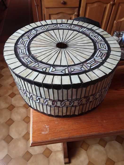 Witrażowy klosz do lampy lub żyrandola