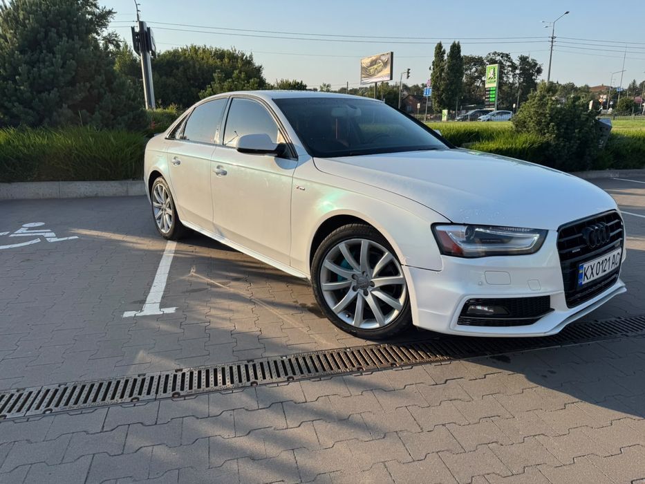 Audi A4 B8  S-Line – збережений стан, максимальна комплектація!