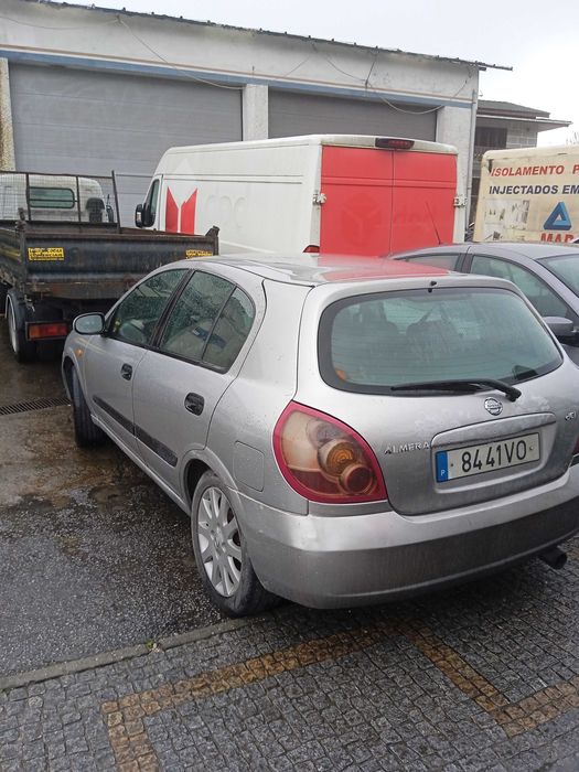 Nissan Almera 1.5 dci 2003 gasóleo para peças ou reparar.