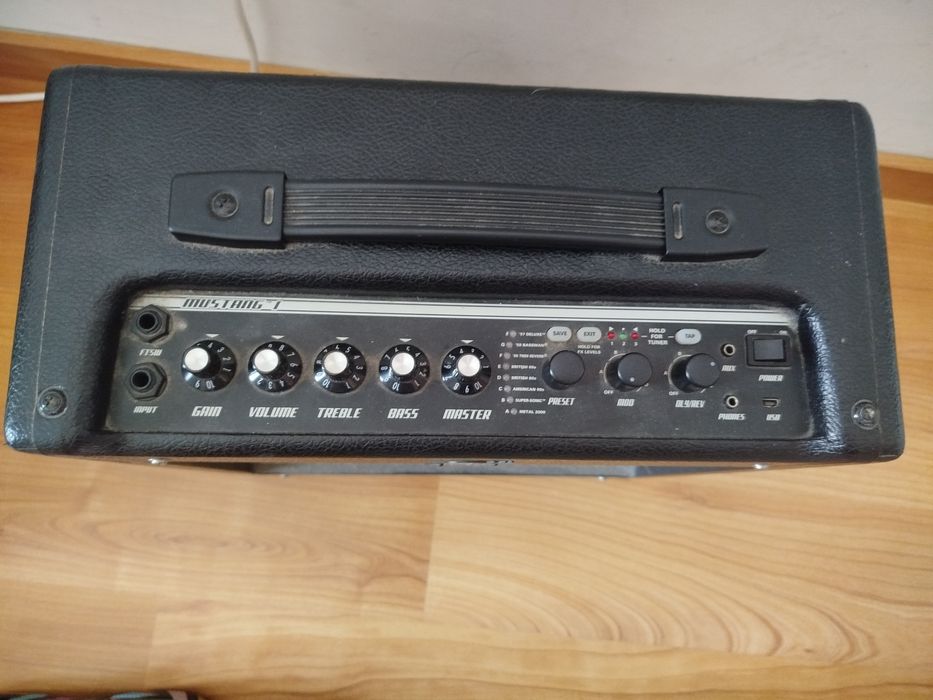 Amplificador Fender Mustang I V.2