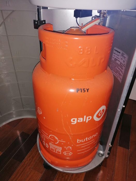 Aquecedor a gás (com oferta do vasilhame do gás)