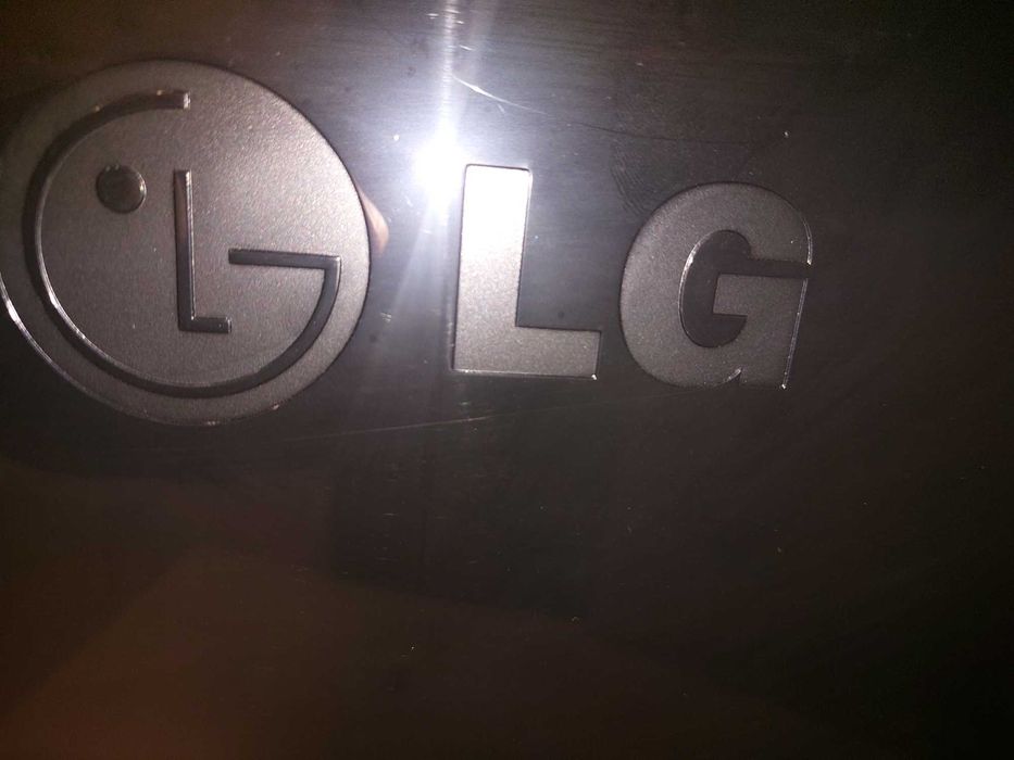 Монитор LG.  21 дюйм