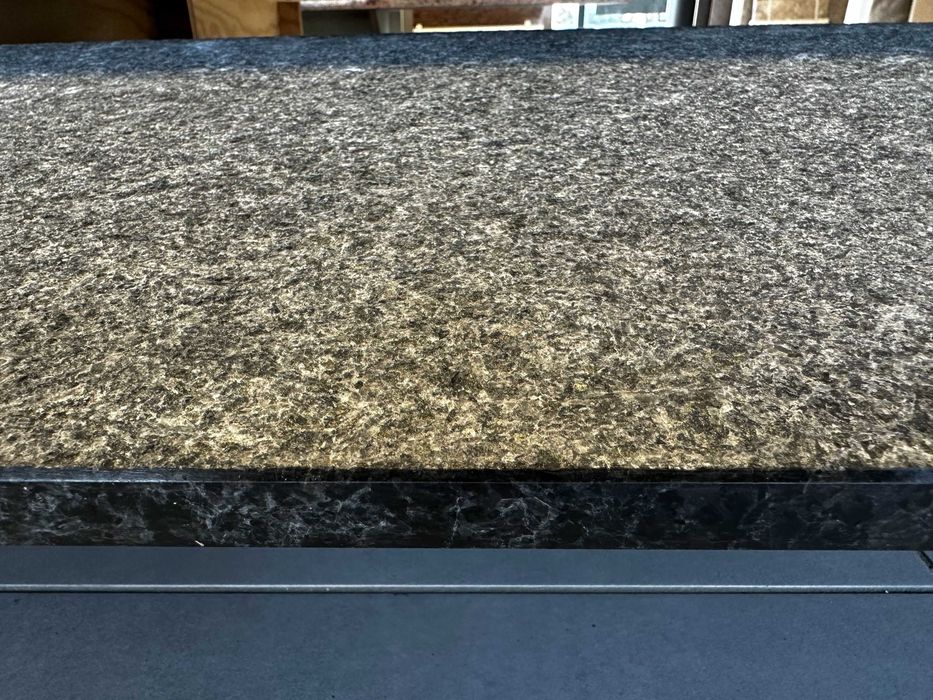 Zestaw Stopnie Granitowe Angola Black 150x33x2 Płomieniowane - Schody