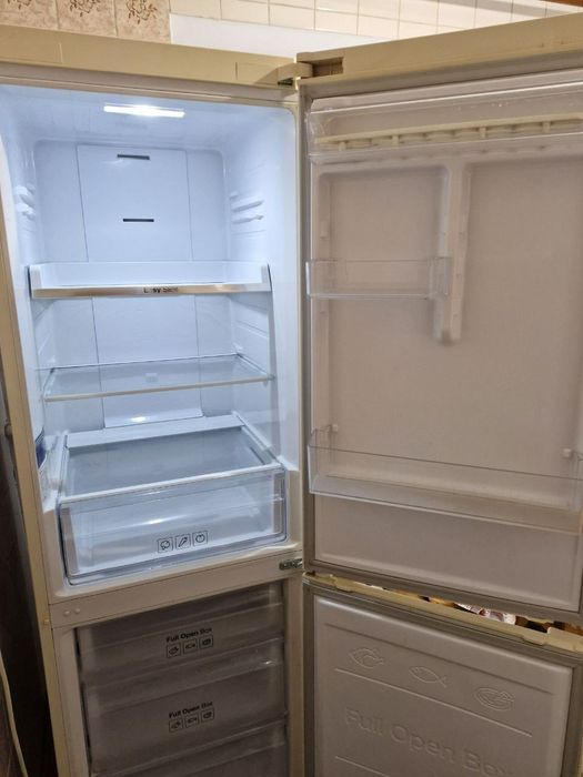 Холодильник Samsung RB33J3200EF