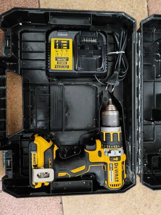 DeWalt dcd795 bezszczotkowa wkrętarka do 18v