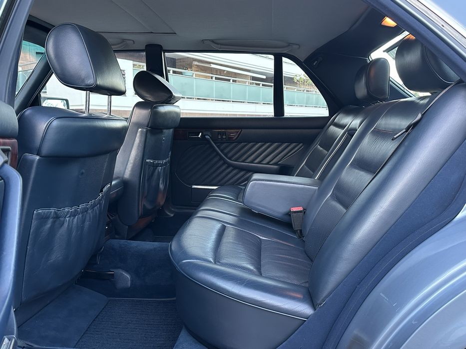 Mercedes Benz 560 SEL