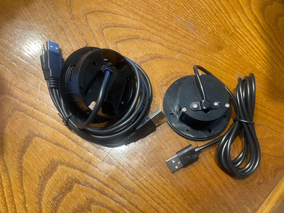 Vendo portas USB para secretária novas.