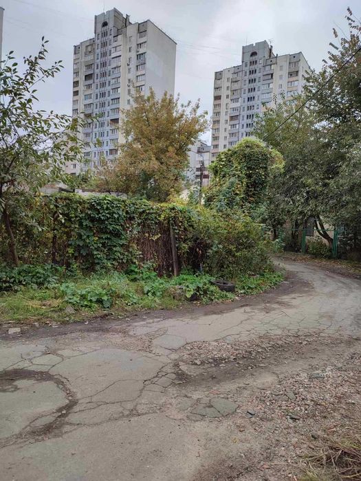 Будинок  ДАРНИЦЯ ,ДВРЗ, 6 соток землі