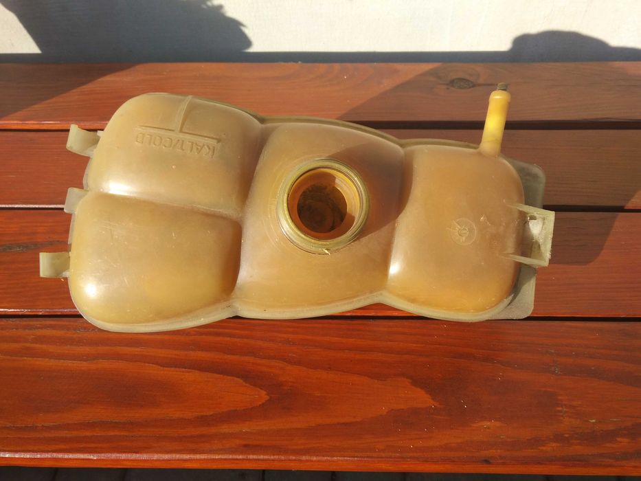 розширювальний бачок до дизельного двигуна Opel Omega 1995-2004