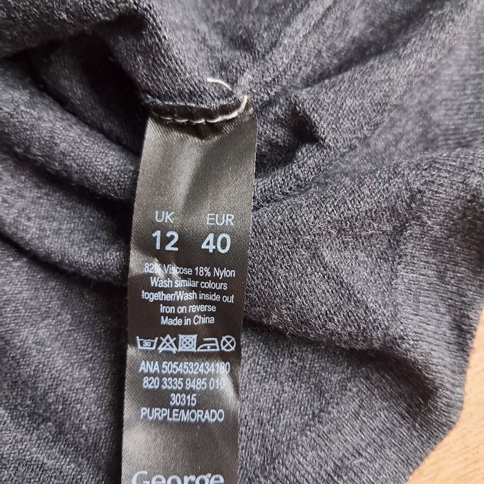 Jesienno zimowa sukienka sweterkowa dzianinowa długi sweter