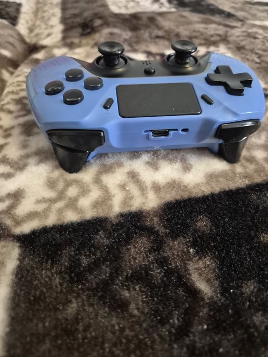 Pad Cobra niebieski oraz czarny ps4
