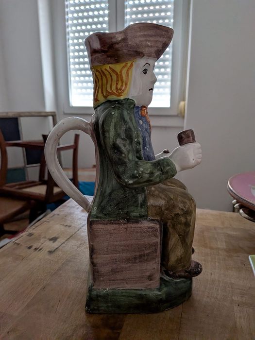 Jarro Antropomórfico “Toby Jug” – Faiança Portuguesa