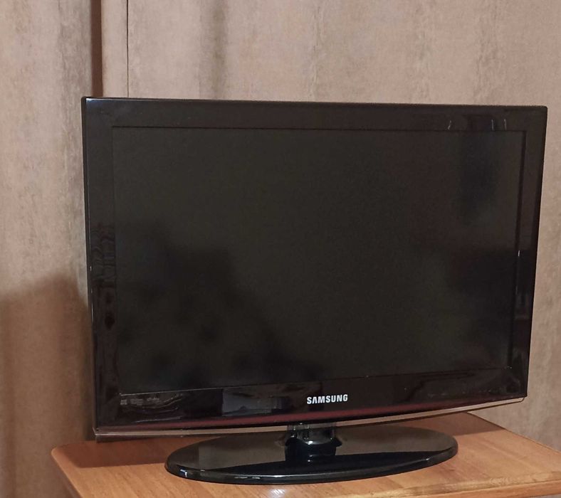 Телевизор Samsung LE26C450E1W, б/у, на запчасти