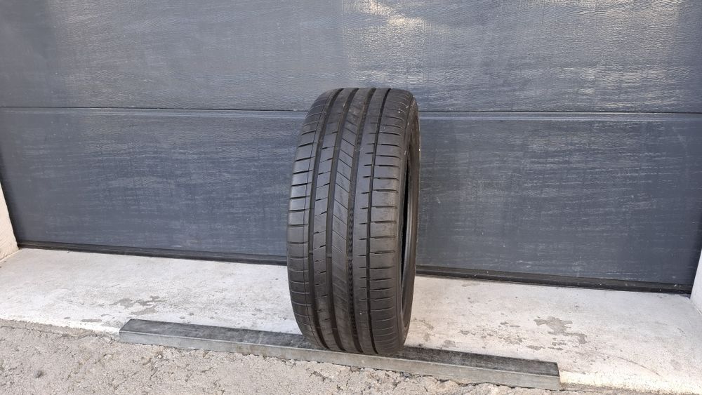 Kumho 245/40 ZR19 Ecsta Sport