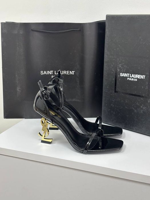 Каблуки Yves Saint Laurent