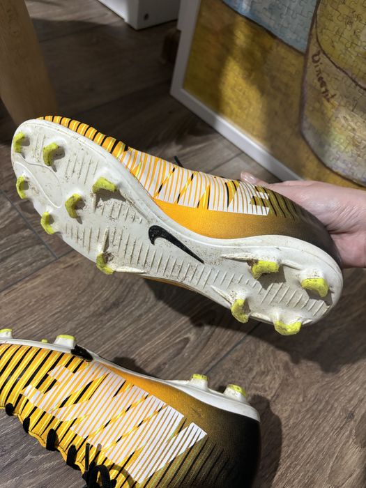 Buty piłkarskie korki Nike Mercurial Victory 38,5