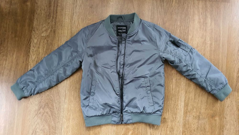 Kurtka rozmiar 134 / 140