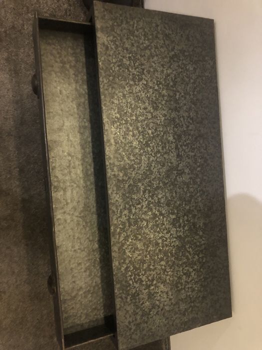 Stylowa metalowa komoda