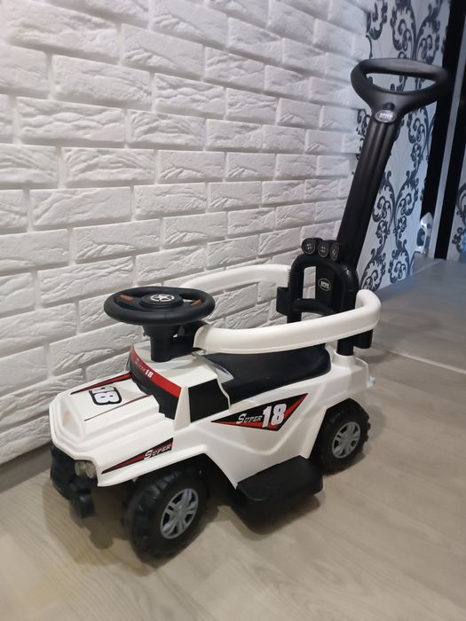 Детский толокар с родительской ручкой