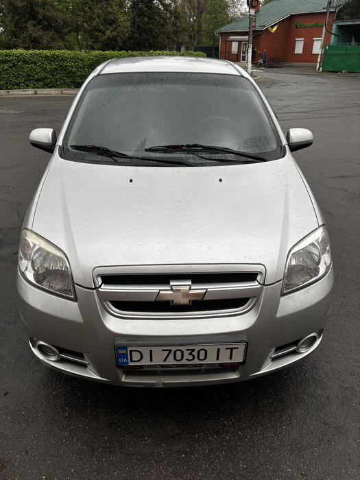 Продаю авто Авео 1,6