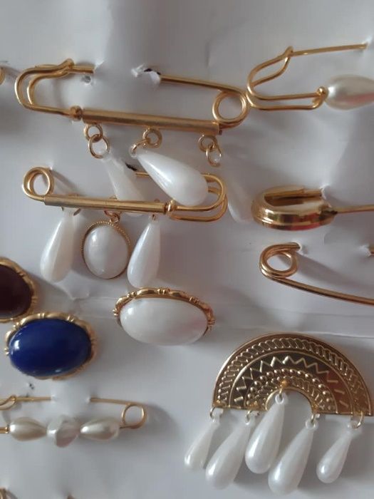 Alfinetes para casaco ou saia