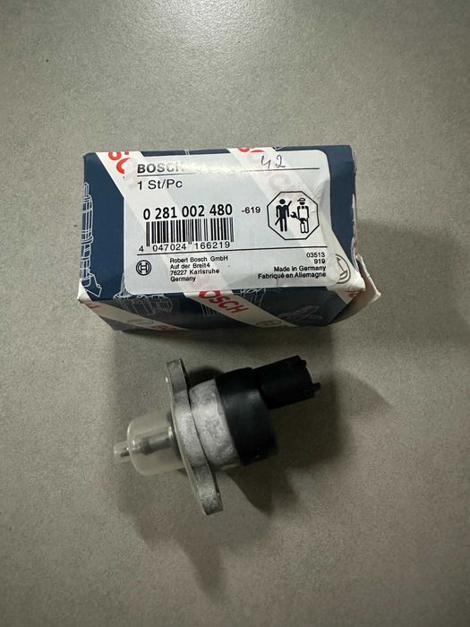 Регулятор давления топлива BMW 13517787537 Bosch 0281002480
