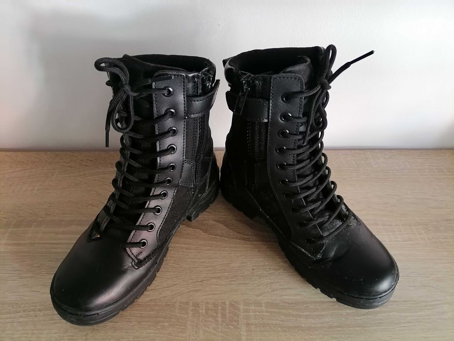 Botas tácticas pretas