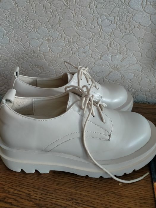 Жіноче взуття на осінь/весну