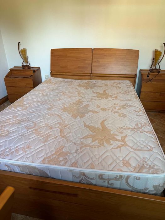Mobilia quarto pinho maciço da "Cerne"
