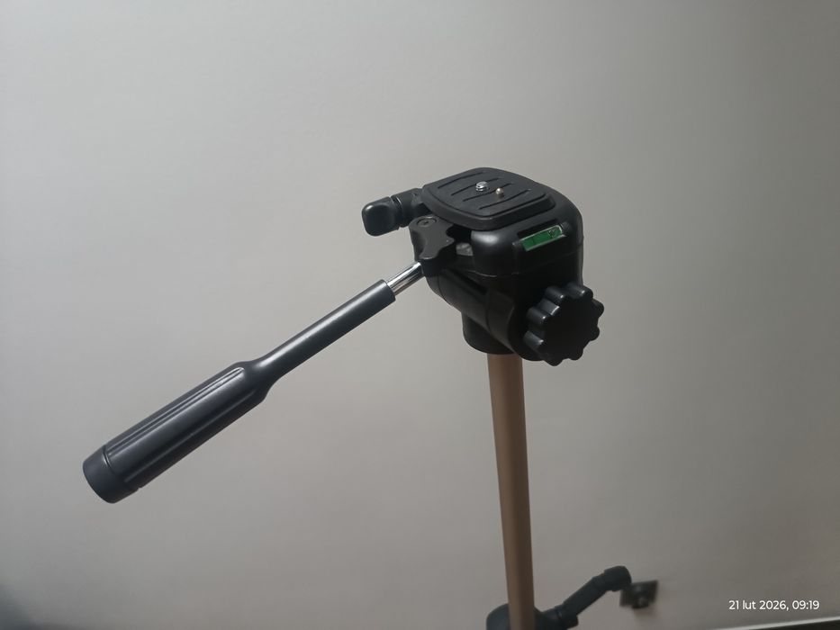 Statyw do aparatu First C3550 wys. 157 cm + etui + karton