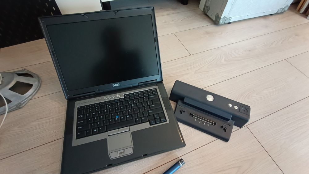 Komputer, laptop Dell Precision, podstawka, zasilacz, napęd.