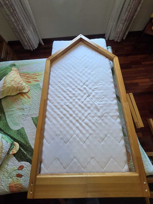 Cama montessori criança com colchão