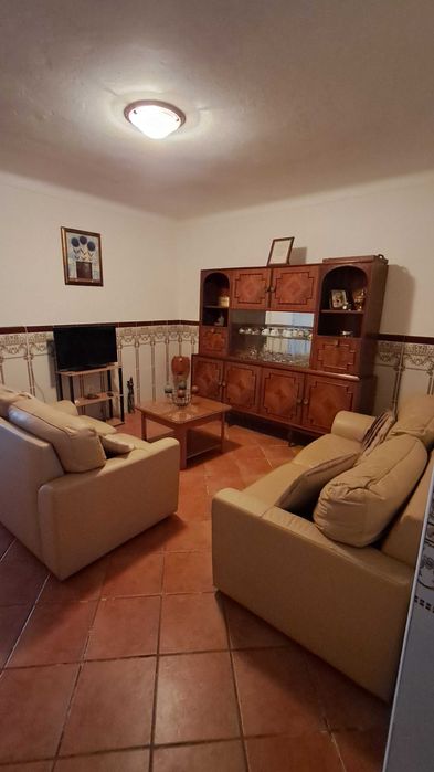 Moradia T3 com boas áreas em Vale de Vargo