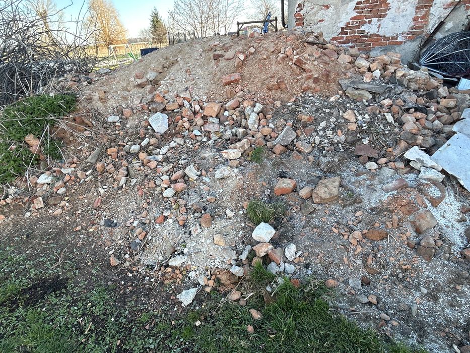 Gruz , cegły oddam