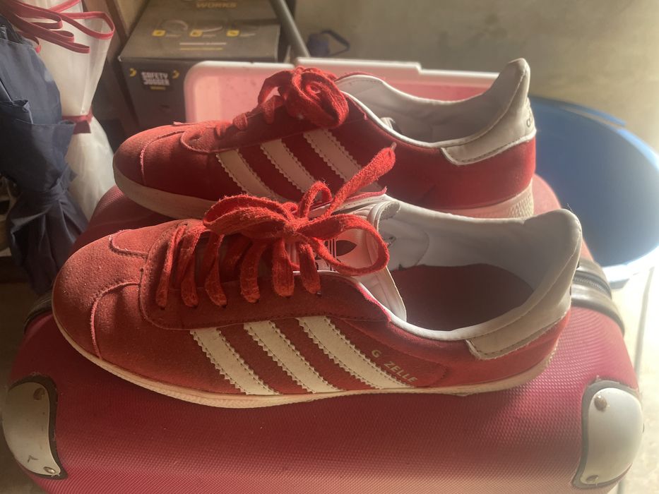 Bota de aço tamanho 42  ficou grande e tenis de bico de aço ficou pequeno trico poe bumero  40 ou se preferir vendo os outros tenis 10