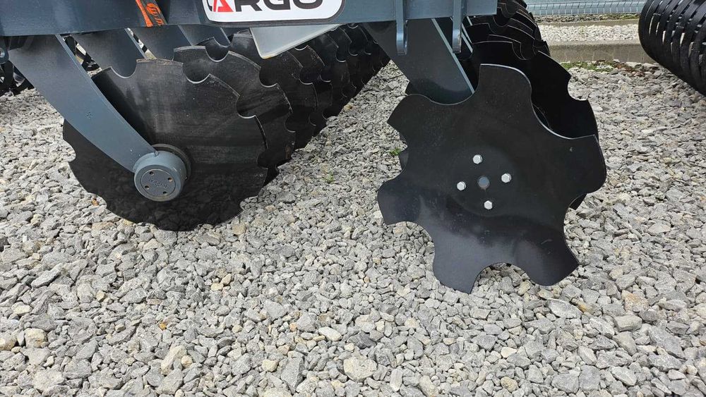 Kompaktowa brona talerzowa Cargo Gal 3000