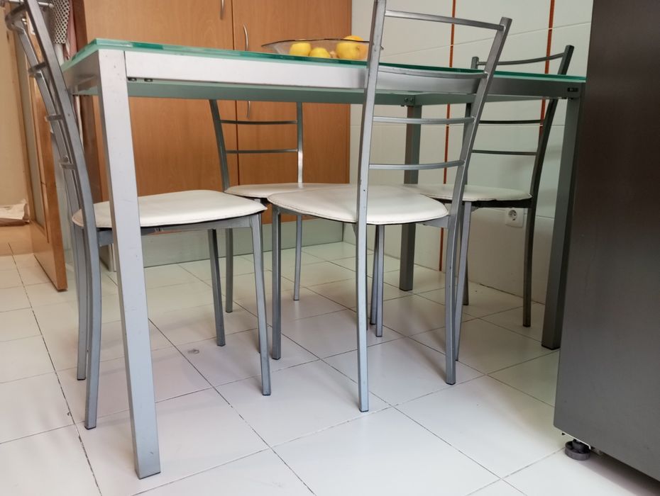 Mesa cozinha, sala ou escritório em vidro