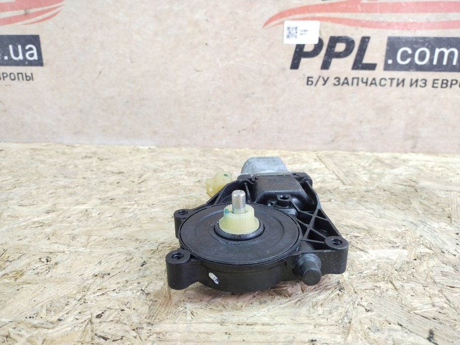 Buick Lacrosse II 09-16 Malibu Моторчик стеклоподъемника задний правый