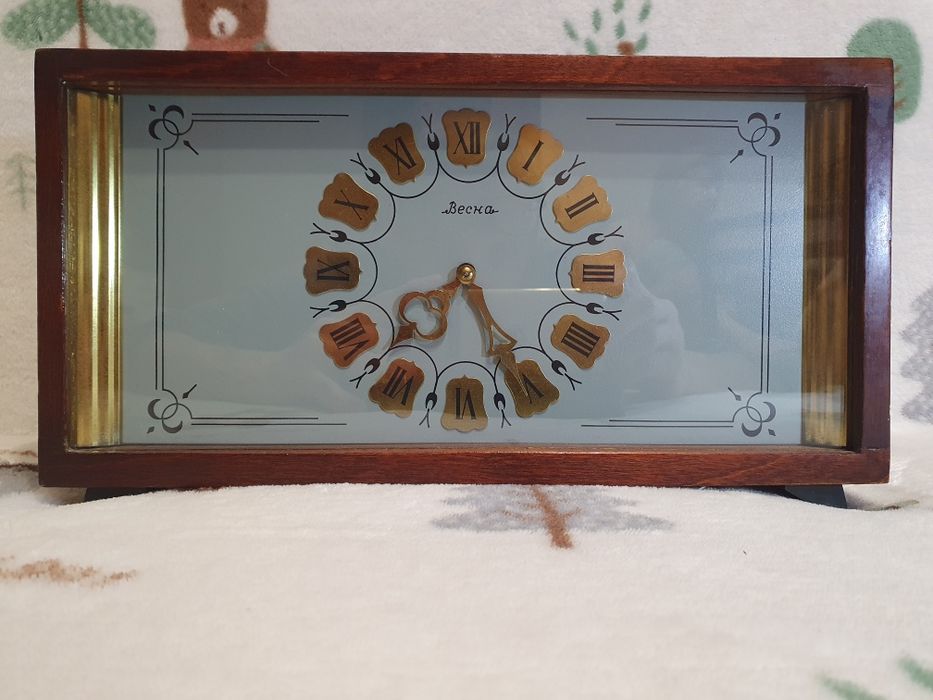 Часы настольные механические Весна. С боем.