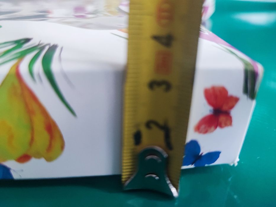 Zestaw 9 szt. Kolorowe kartonowe opakowanie na desery 20*20*3 cm