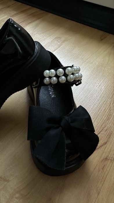 Туфлі для дівчинки 24