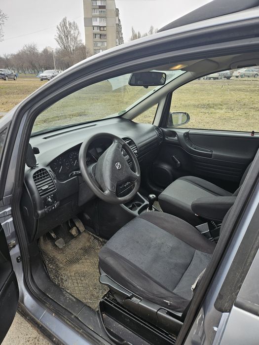 Продам Opel Zafira 1.8 2003