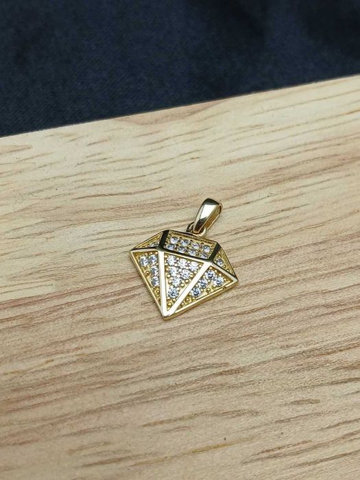Piękna Złota Zawieszka Diament 1,29g P585