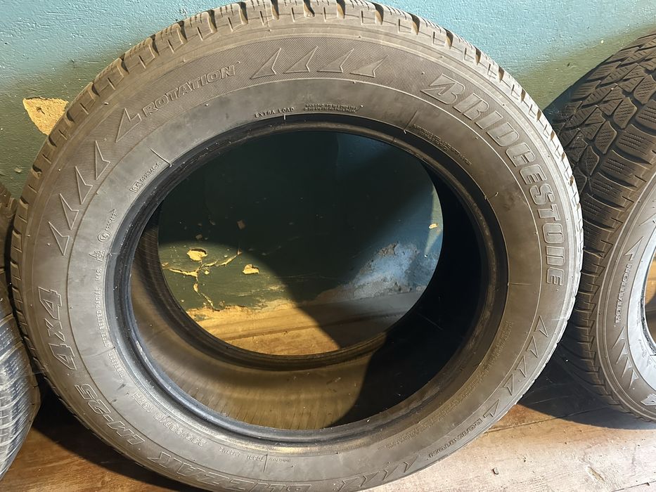 Резина R18 235/60 BRIDGESTONE BLIZZAK  LM-25 4x4