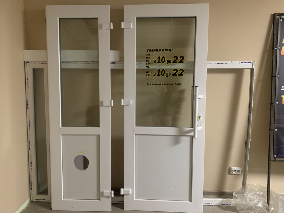 Дверь пластиковая