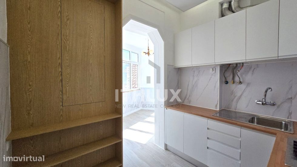 Apartamento T2 com 2 WC -Remodelado com vista rio na Graça