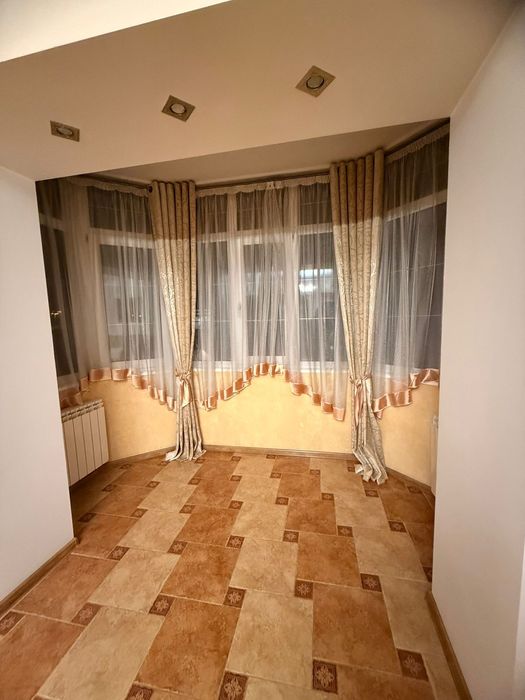 Продаж квартири р-н осташівка